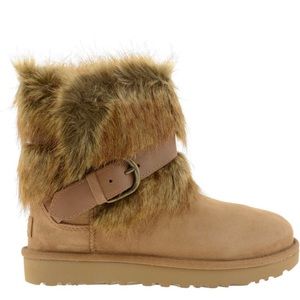 UGG Classic Buckle Mini